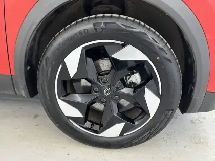 Photo 8 Renault Captur  E-Tech full hybrid 145 ch