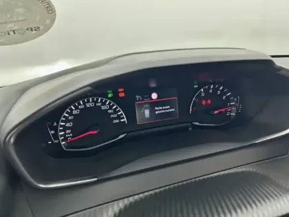 Photo 9 Peugeot 208  PureTech 100 S&S BVM6