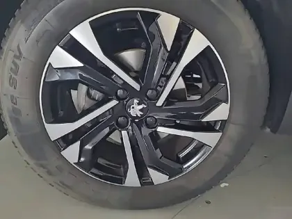 Photo 52 Peugeot 2008  PureTech 130 S&S EAT8