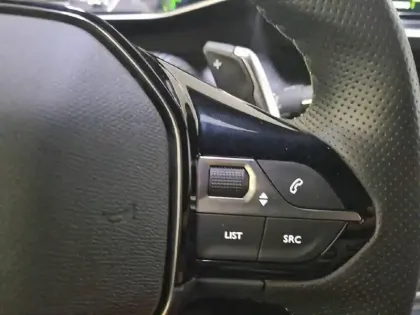 Photo 68 Peugeot 2008  PureTech 130 S&S EAT8