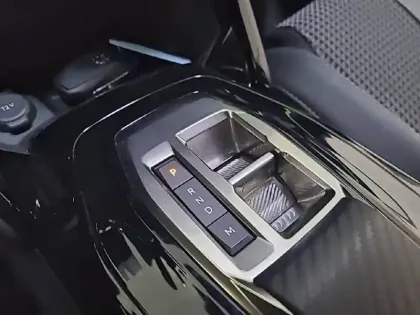 Photo 53 Peugeot 2008  PureTech 130 S&S EAT8