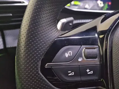 Photo 67 Peugeot 2008  PureTech 130 S&S EAT8