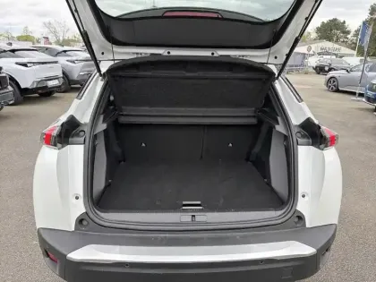 Photo 5 Peugeot 2008 Gén. II Ph1 NG GT 5