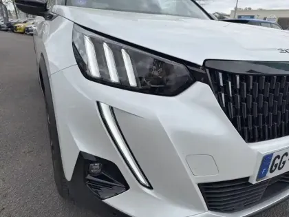 Photo 35 Peugeot 2008  PureTech 130 S&S EAT8