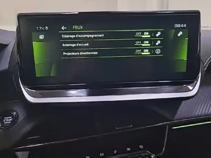 Photo 62 Peugeot 2008  PureTech 130 S&S EAT8