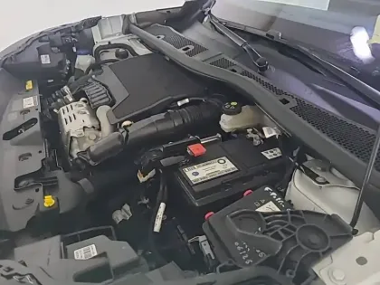 Photo 54 Peugeot 2008  PureTech 130 S&S EAT8