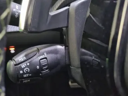 Photo 66 Peugeot 2008  PureTech 130 S&S EAT8