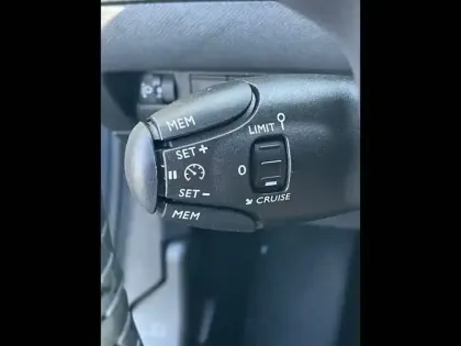 Photo 37 Peugeot 208  Hybrid 110 ch e-DCS6