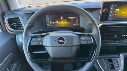 Photo 35 Opel Vivaro  FGN SPORTIVE DIESEL 180 CH M AUTOMATIQUE