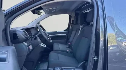 Photo 10 Opel Vivaro Gén. III Ph2 Sportive 4