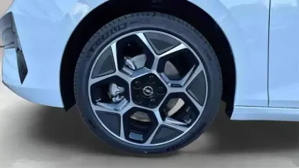 Photo 10 Opel Astra Gén. V Ph2 Ultimate 5