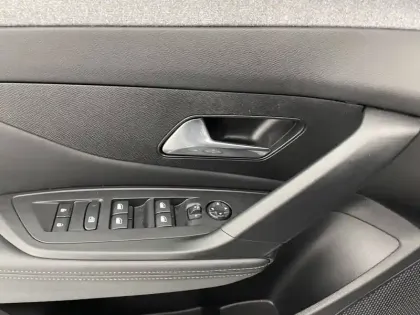 Photo 31 Peugeot 308  SW BlueHDi 130ch S&S EAT8