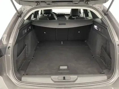 Photo 12 Peugeot 308  SW BlueHDi 130ch S&S EAT8