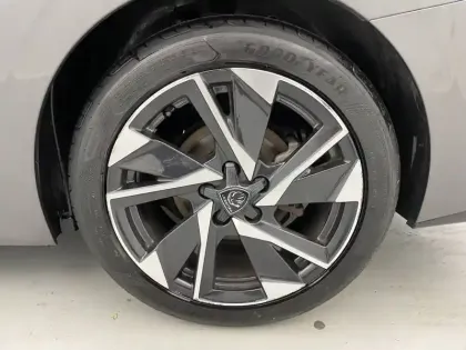 Photo 15 Peugeot 308  SW BlueHDi 130ch S&S EAT8