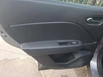 Photo 29 Renault Captur  TCe 130 EDC FAP