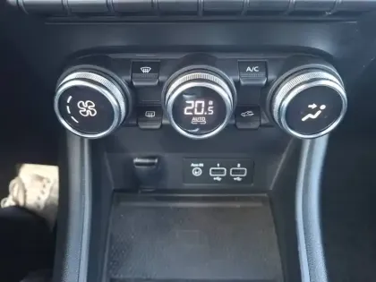 Photo 36 Renault Captur  TCe 130 EDC FAP