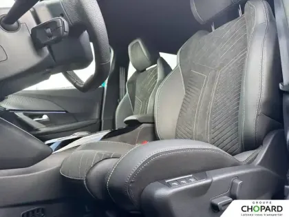 Photo 30 Peugeot 2008  Hybrid 145 e-DCS6