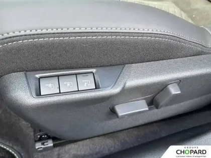 Photo 61 Peugeot 2008  Hybrid 145 e-DCS6