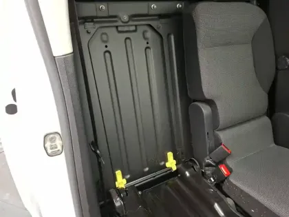 Photo 24 Peugeot Partner  FOURGON STANDARD 1000 KG BLUEHDI 100 S&S BVM5