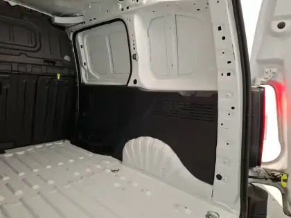 Photo 27 Peugeot Partner  FOURGON STANDARD 1000 KG BLUEHDI 100 S&S BVM5