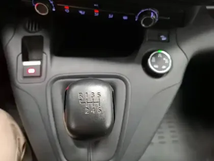 Photo 19 Peugeot Partner  FOURGON STANDARD 1000 KG BLUEHDI 100 S&S BVM5