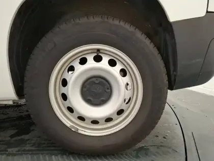 Photo 9 Peugeot Partner  FOURGON STANDARD 1000 KG BLUEHDI 100 S&S BVM5