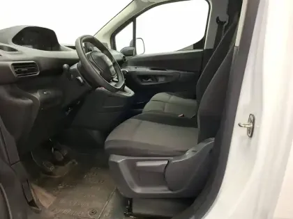 Photo 10 Peugeot Partner  FOURGON STANDARD 1000 KG BLUEHDI 100 S&S BVM5