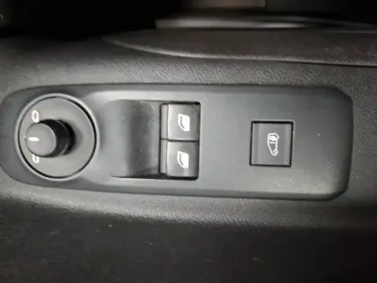 Photo 16 Peugeot Partner  FOURGON STANDARD 1000 KG BLUEHDI 100 S&S BVM5