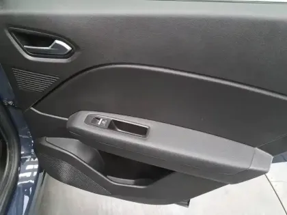 Photo 22 Renault Captur  E-Tech full hybrid 145