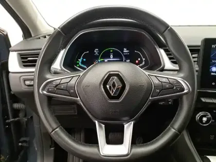 Photo 32 Renault Captur  E-Tech full hybrid 145