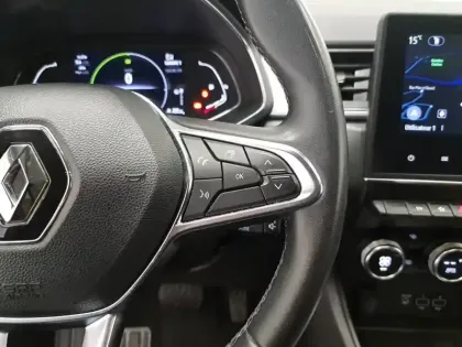 Photo 31 Renault Captur  E-Tech full hybrid 145