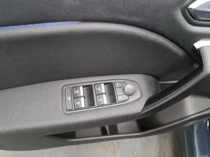 Photo 27 Renault Captur  E-Tech full hybrid 145