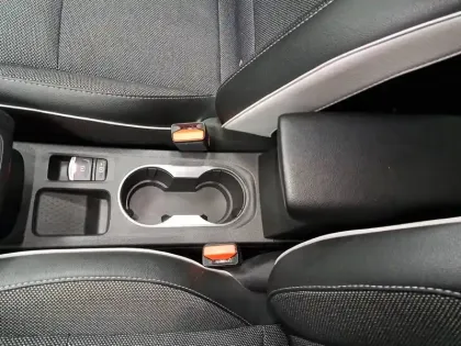 Photo 33 Renault Captur  E-Tech full hybrid 145