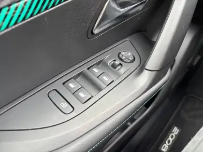 Photo 19 Peugeot 2008 Gén. II Ph1 NG Allure Pack 5