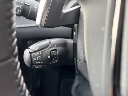 Photo 14 Peugeot 2008 Gén. II Ph1 NG Allure Pack 5