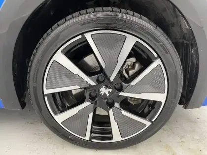 Photo 34 Peugeot 208 Gén. II Ph1 NG GT 5