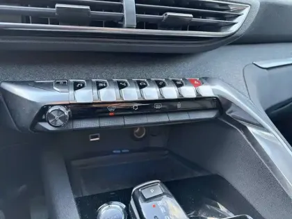 Photo 19 Peugeot 3008 Gén. II Ph1 Allure Business 5