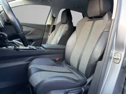 Photo 10 Peugeot 3008 Gén. II Ph1 Allure Business 5