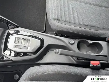 Photo 18 Peugeot 208  Hybrid 110 ch e-DCS6