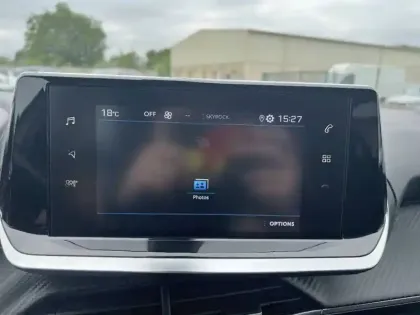 Photo 18 Peugeot 2008  PureTech 130 S&S BVM6