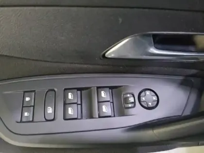 Photo 27 Peugeot 308  PureTech 110ch S&S BVM6