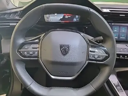 Photo 8 Peugeot 308  PureTech 110ch S&S BVM6