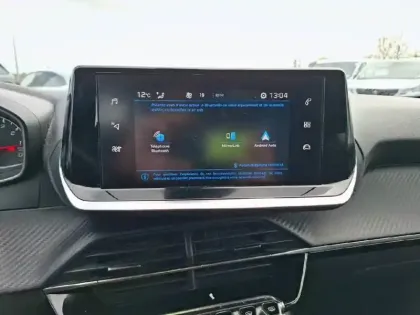 Photo 64 Peugeot 2008  PureTech 100 S&S BVM6