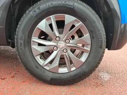 Photo 37 Peugeot 2008  PureTech 100 S&S BVM6