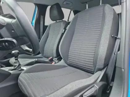 Photo 35 Peugeot 2008  PureTech 100 S&S BVM6