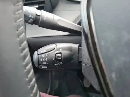 Photo 44 Peugeot 2008  PureTech 100 S&S BVM6