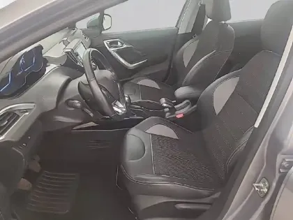 Photo 10 Peugeot 2008  1.2 PureTech 82ch BVM5