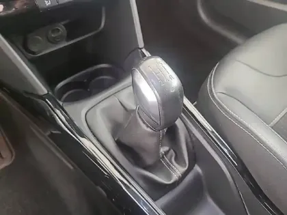 Photo 13 Peugeot 2008  1.2 PureTech 82ch BVM5