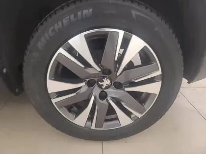 Photo 12 Peugeot 2008  1.2 PureTech 82ch BVM5