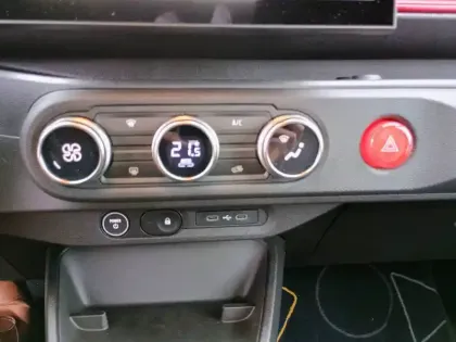 Photo 32 Renault Twingo  E-Tech Electrique 80 ch autonomie urbaine